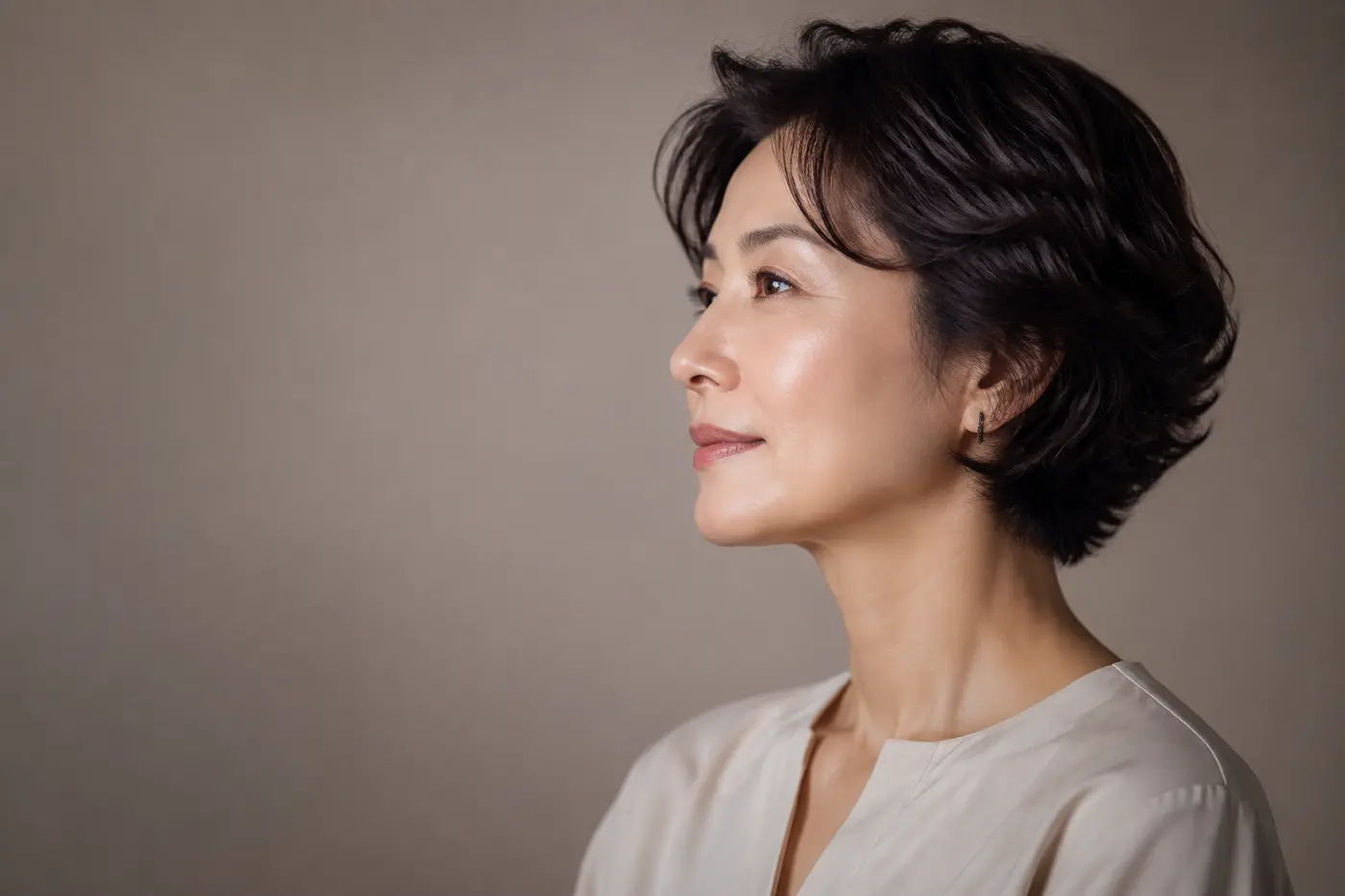 안면 리프팅 · 얼굴선과 처짐 정도에 맞춘 실리프팅과 에너지 리프팅